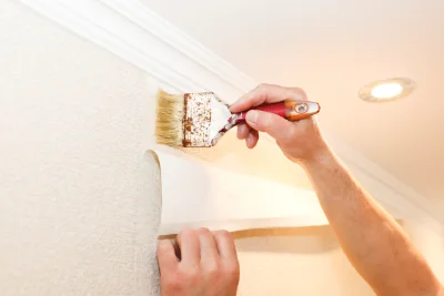 Pose de papier peint à Frais — revêtements muraux et toiles de verre
